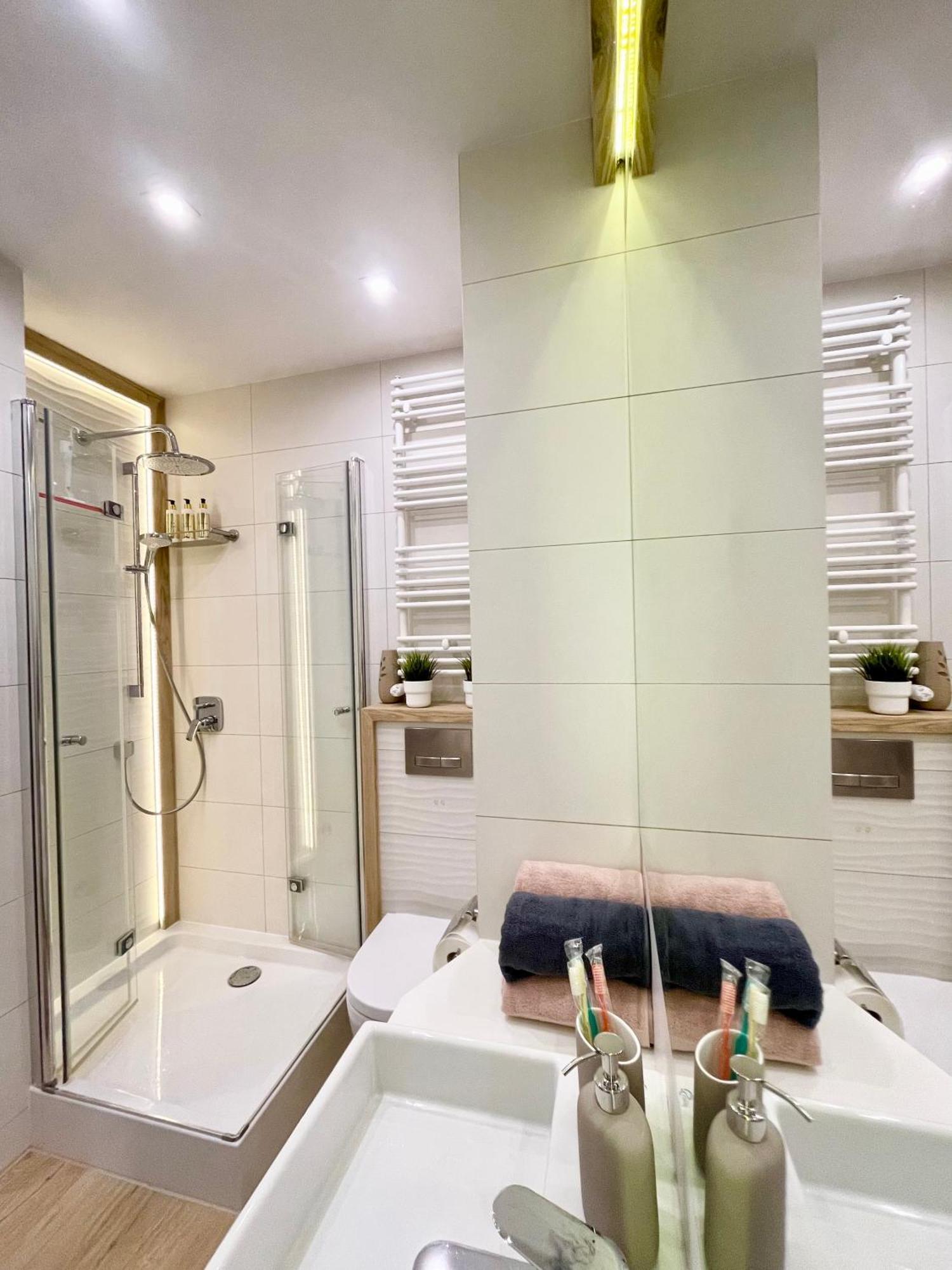 Comfortable Apart, Old Town, Free Parking, Hanging Bed, Wi-Fi, Lift, Aircon,Self Check-In 24H, Stare Miasto, Winda, Nowy Budynek, Garaz 0 Zl, Klima Вроцлав Екстер'єр фото
